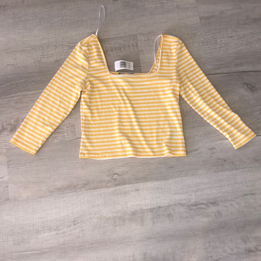🔴 NWT crop top